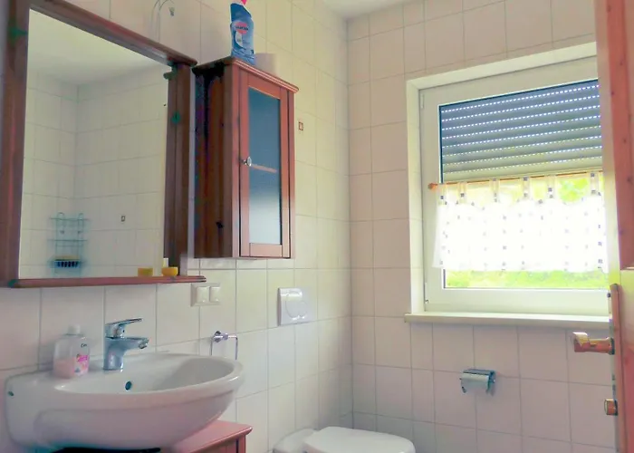 Vineta Undine Am Nationalpark Vorpommersche Boddenlandschaft An Der Ostsee * Fuhlendorf